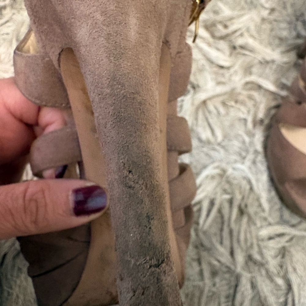 Prada Women's Elegant Brown Heels - Picture 4 of 8